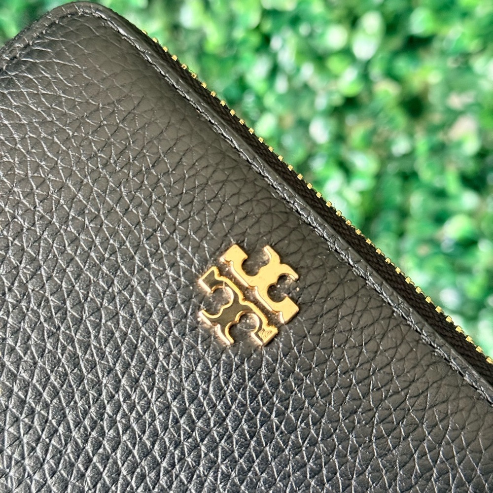Tory Burch Black Pebbled Leather Zip Compact Wallet - Picture 6 of 7